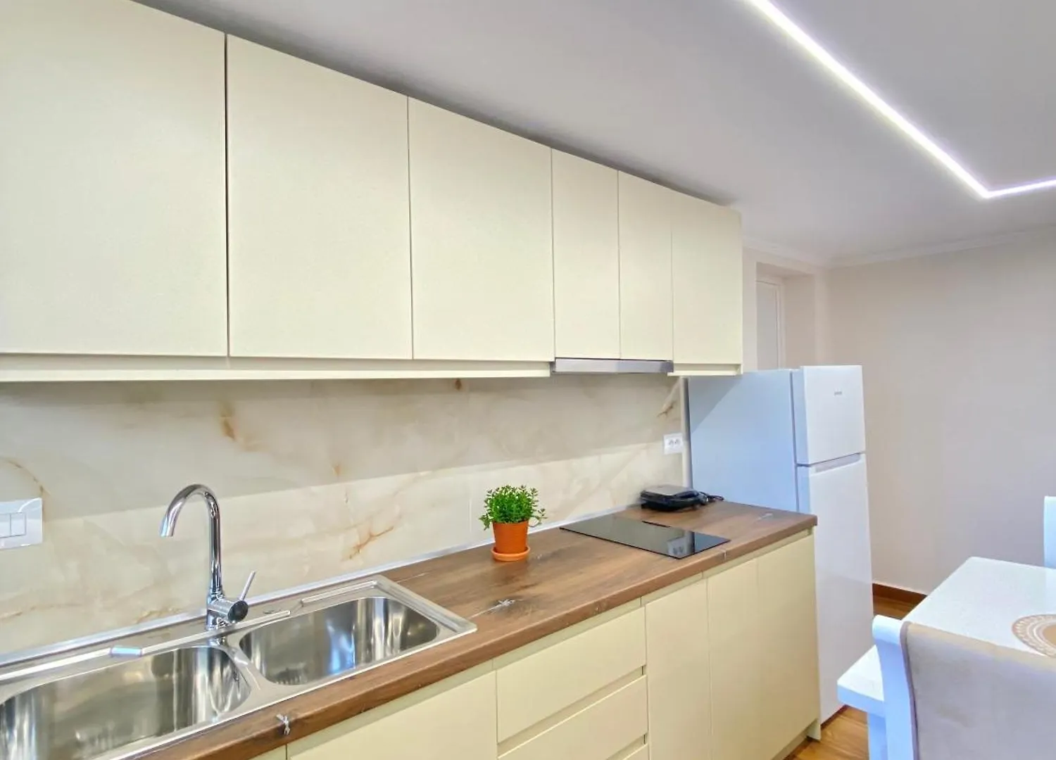 Flors Apartments Durrës 0*,  알바니아