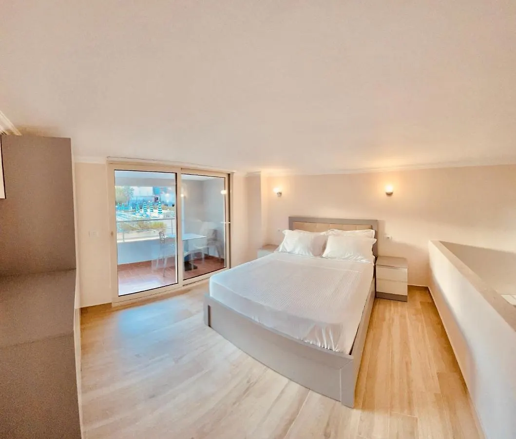 Flors Apartments Durres Albania