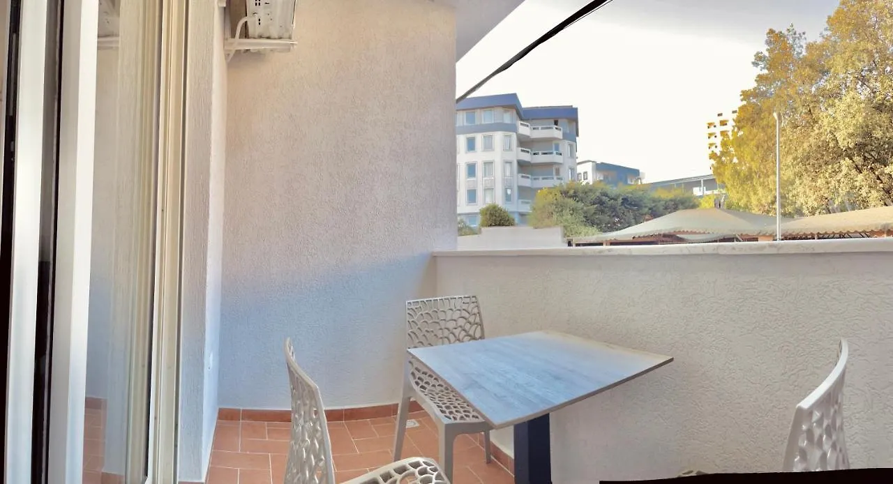 Flors Apartments Durres Albania